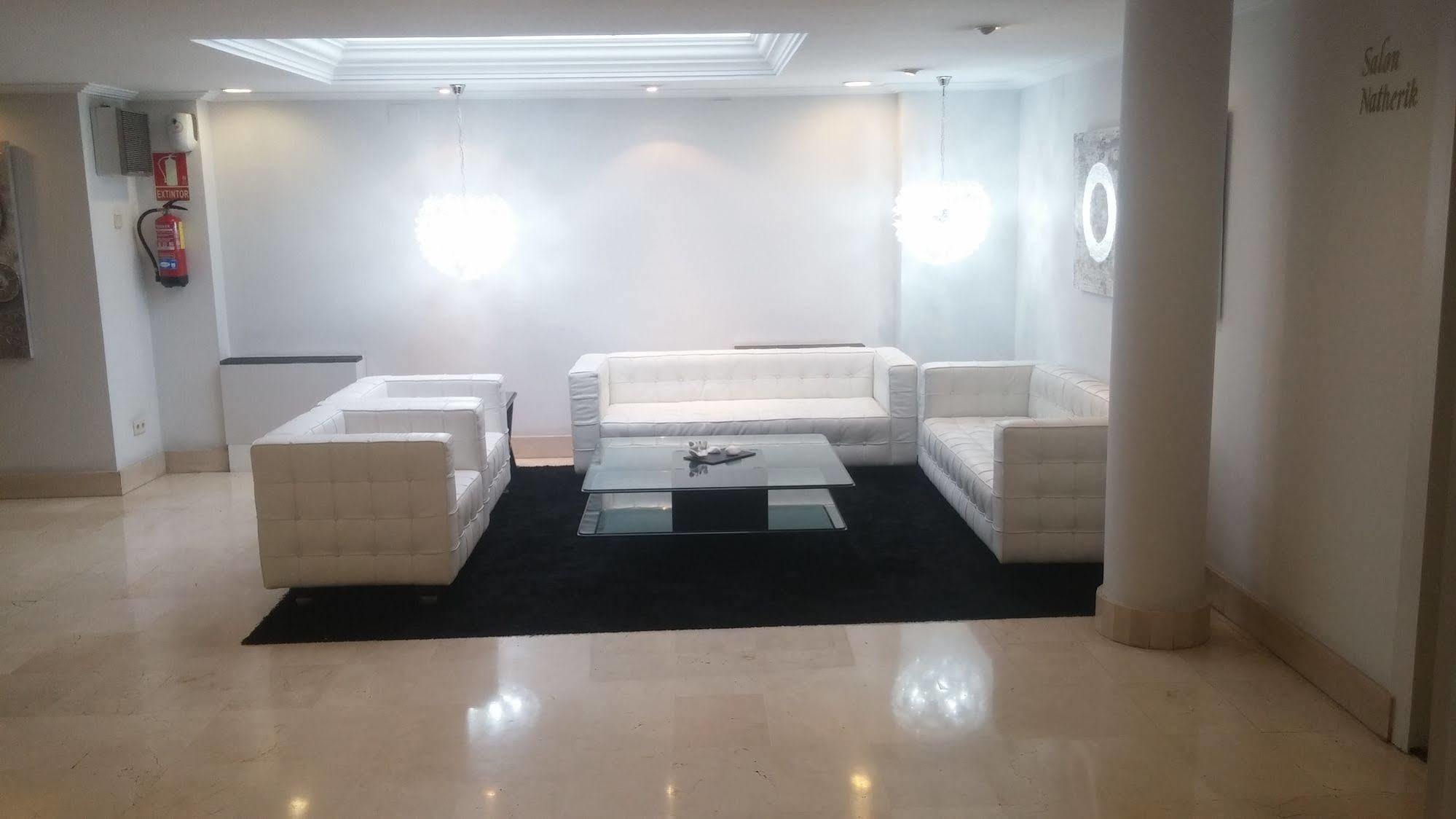 Abbot Hotell 4*
